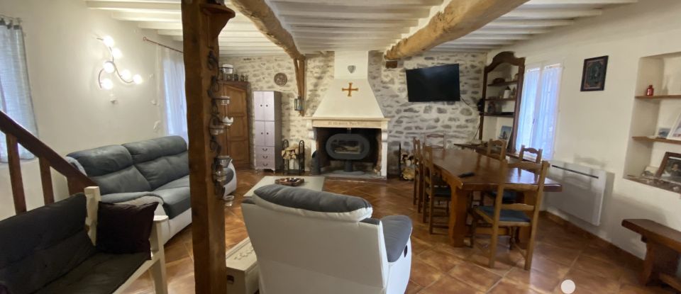 Village house 4 rooms of 83 m² in Cascastel-des-Corbières (11360)