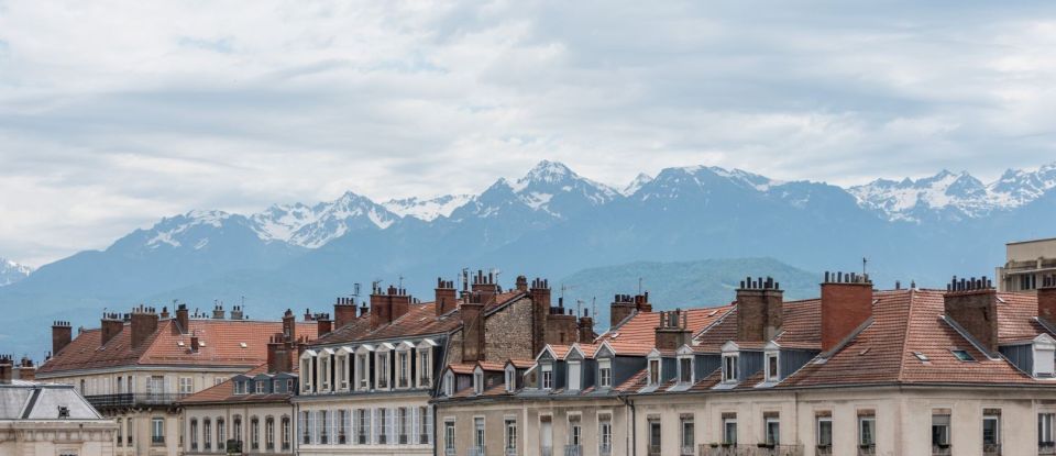 Appartement 5 pièces de 188 m² à Grenoble (38000)