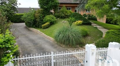 Traditional house 6 rooms of 164 m² in Saint-Denis-lès-Bourg (01000)