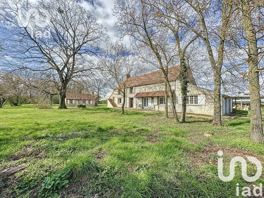 Maison de campagne 6 pièces de 155 m² à Montcresson (45700)