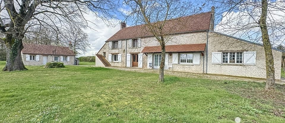 Maison de campagne 6 pièces de 155 m² à Montcresson (45700)