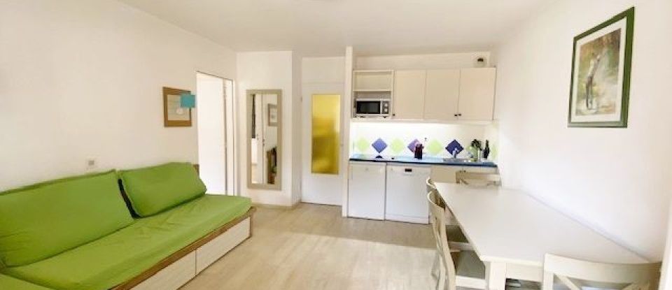 Apartment 2 rooms of 38 m² in Saint-Raphaël (83700)