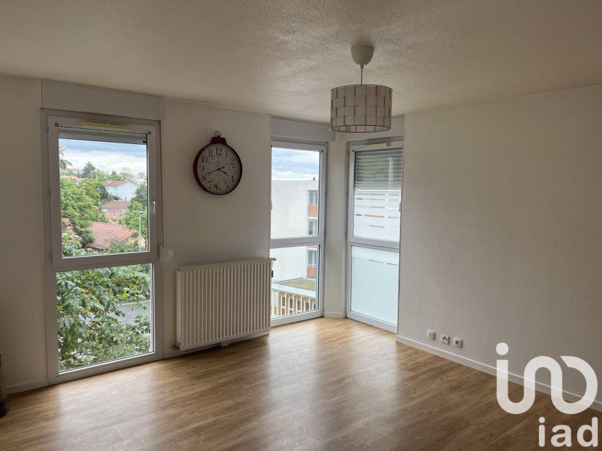 Appartement 3 pièces de 65 m² à Clermont-Ferrand (63000)