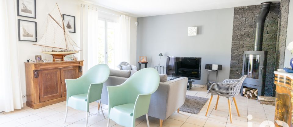 Maison 6 pièces de 150 m² à Fay-aux-Loges (45450)