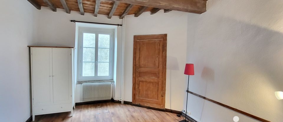 Maison traditionnelle 10 pièces de 475 m² à Neulise (42590)