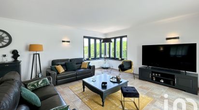 Maison 8 pièces de 274 m² à Montacher-Villegardin (89150)