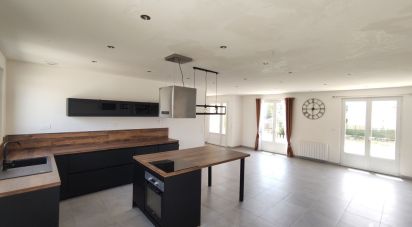 Maison 5 pièces de 94 m² à Sillars (86320)