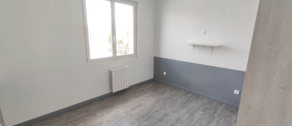 Maison 5 pièces de 94 m² à Sillars (86320)