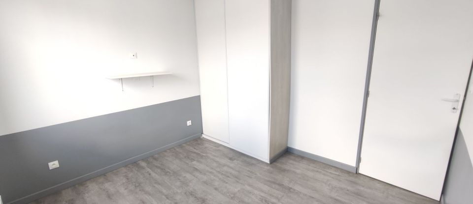 Maison 5 pièces de 94 m² à Sillars (86320)