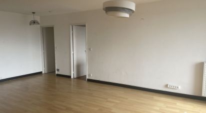 Appartement 4 pièces de 84 m² à Clermont-Ferrand (63100)