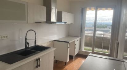 Appartement 4 pièces de 84 m² à Clermont-Ferrand (63100)