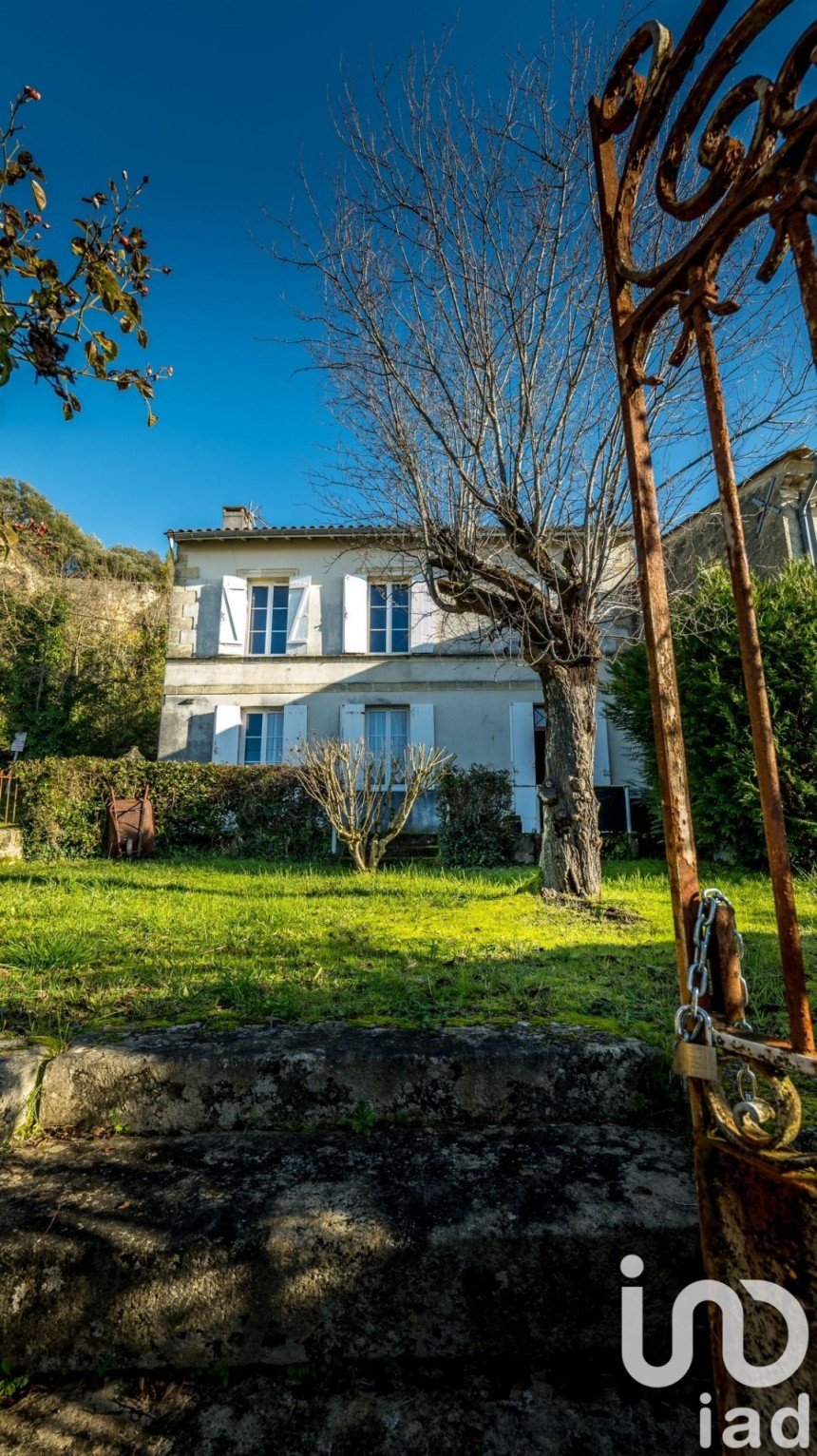 Traditional house 6 rooms of 170 m² in Gauriac (33710)