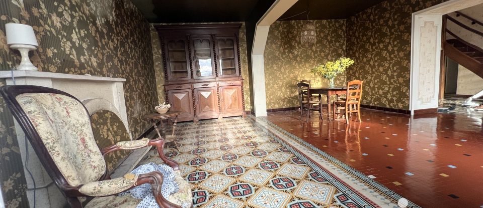 Traditional house 6 rooms of 170 m² in Gauriac (33710)