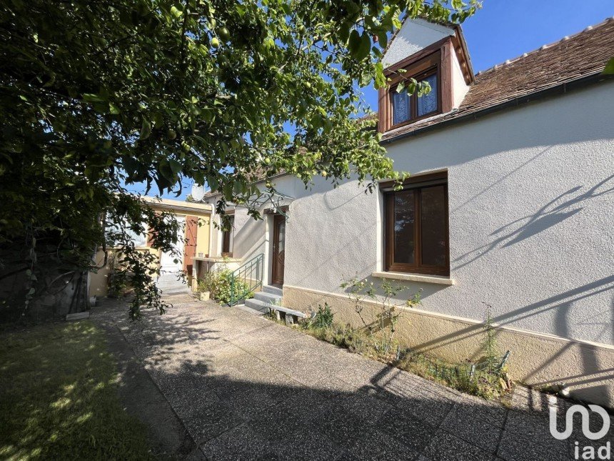 House 4 rooms of 92 m² in Vernou-la-Celle-sur-Seine (77670)