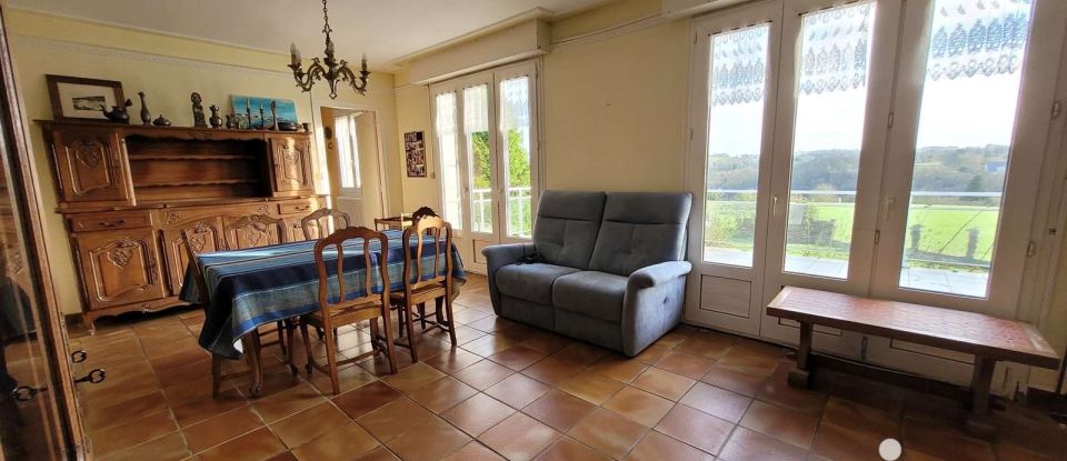 Traditional house 5 rooms of 117 m² in Lannion (22300)