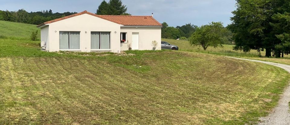 House 5 rooms of 114 m² in Saint-Priest-Taurion (87480)