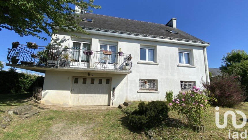 Traditional house 6 rooms of 130 m² in Moëlan-sur-Mer (29350)