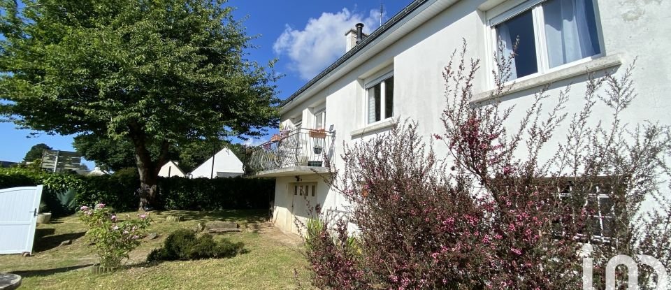 Traditional house 6 rooms of 130 m² in Moëlan-sur-Mer (29350)