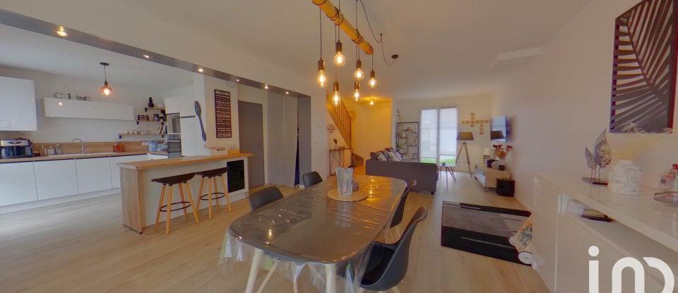 Maison 7 pièces de 124 m² à Saint-Pierre-du-Perray (91280)