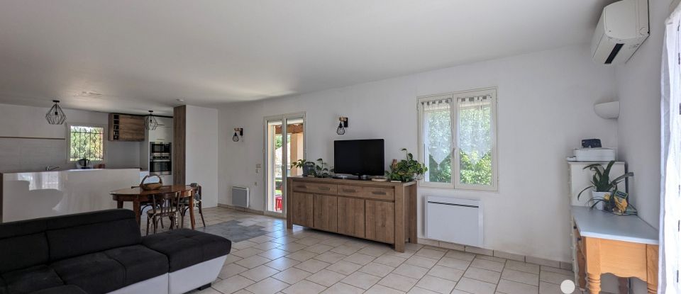 Maison 4 pièces de 85 m² à Villeneuve (04180)