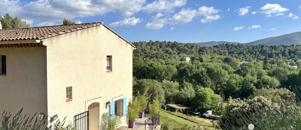 Maison traditionnelle 6 pièces de 200 m² à Jouques (13490)