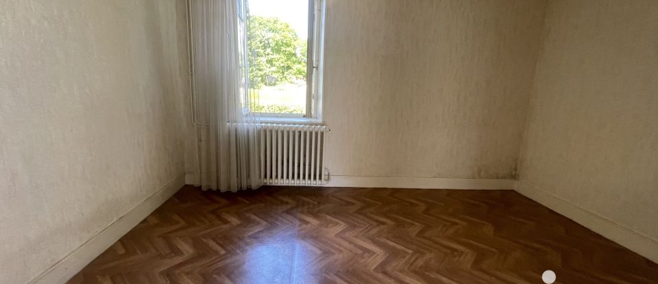 Maison 4 pièces de 69 m² à Vandenesse (58290)