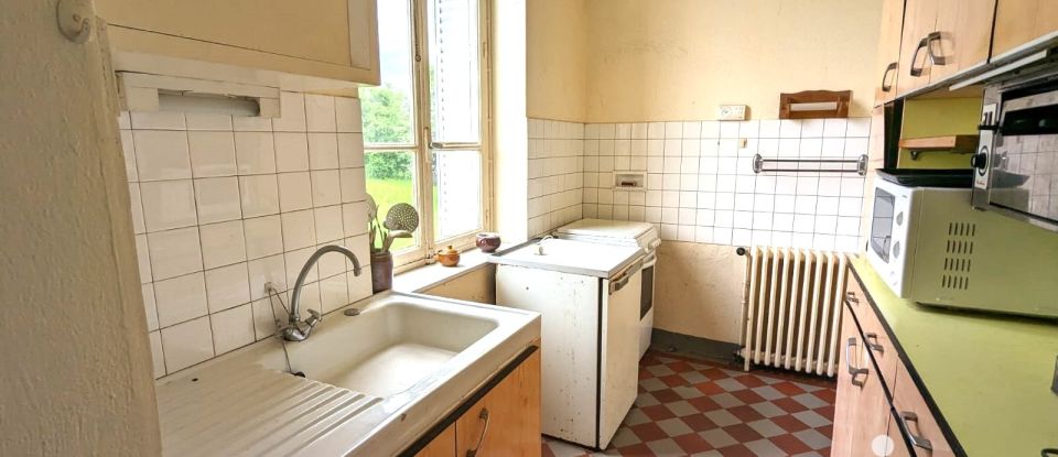 Demeure 7 pièces de 188 m² à Vidaillat (23250)