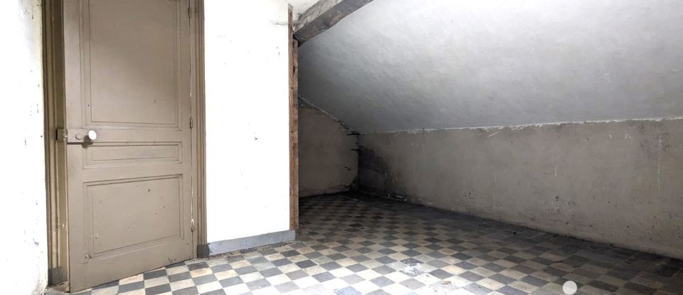 Demeure 7 pièces de 188 m² à Vidaillat (23250)