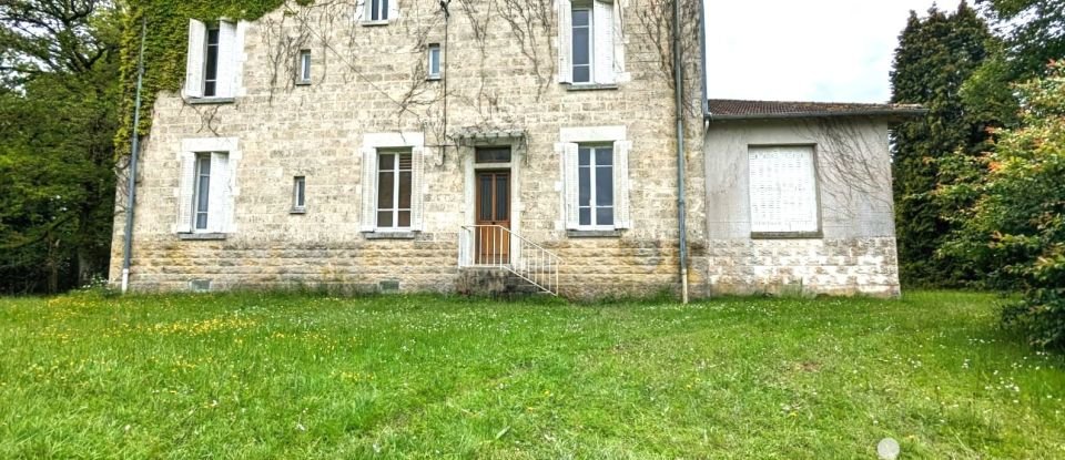 Demeure 7 pièces de 188 m² à Vidaillat (23250)