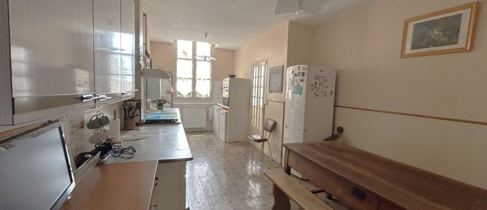 Maison 5 pièces de 118 m² à Saint-Cyprien (24220)