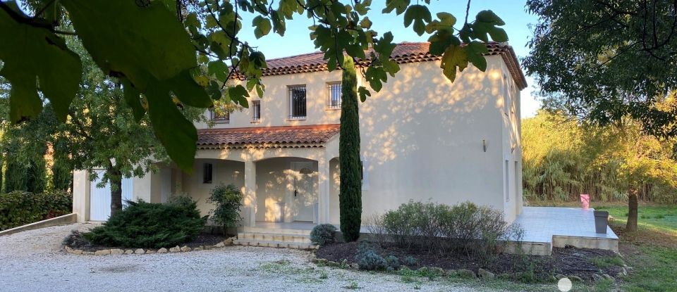 Maison 7 pièces de 171 m² à Grans (13450)