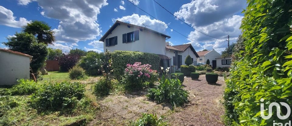 Maison d’architecte 8 pièces de 166 m² à Cholet (49300)