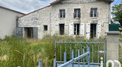 Maison de village 5 pièces de 121 m² à Saint-Hippolyte (17430)