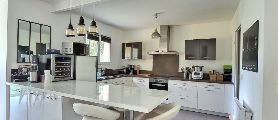 Maison 6 pièces de 137 m² à Lugos (33830)