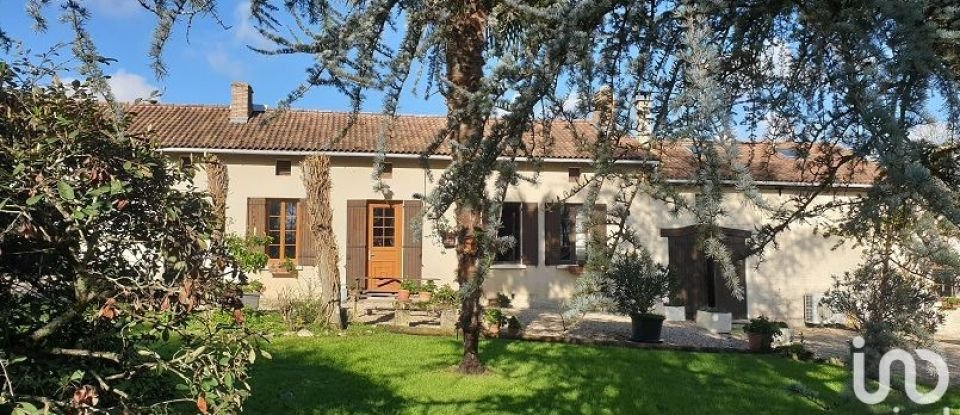 House 7 rooms of 169 m² in Boresse-et-Martron (17270)