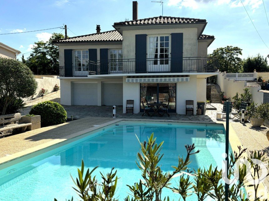 Maison traditionnelle 6 pièces de 131 m² à Châtillon-sur-Thouet (79200)