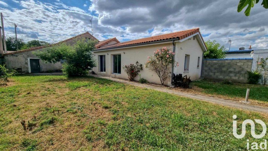 Vente Maison 110m² 5 Pièces à Chazelles (16380) - Iad France