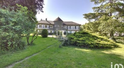 Maison 11 pièces de 665 m² à Montégut-Arros (32730)