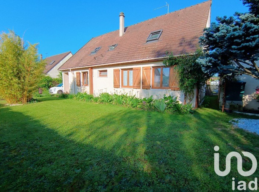 House 7 rooms of 150 m² in Villers-sous-Saint-Leu (60340)