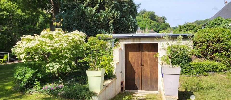 Maison traditionnelle 9 pièces de 248 m² à La Chartre-sur-le-Loir (72340)