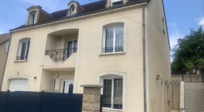 House 8 rooms of 225 m² in Le Mans (72100)