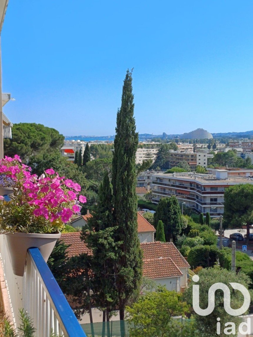 Appartement 3 pièces de 90 m² à Cagnes-sur-Mer (06800)