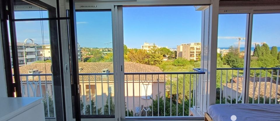 Appartement 3 pièces de 90 m² à Cagnes-sur-Mer (06800)