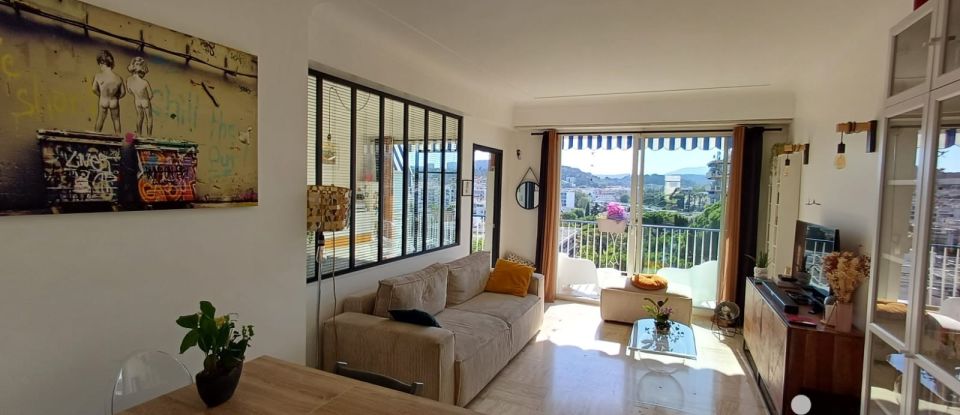 Appartement 3 pièces de 90 m² à Cagnes-sur-Mer (06800)