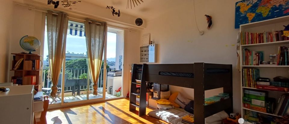 Appartement 3 pièces de 90 m² à Cagnes-sur-Mer (06800)