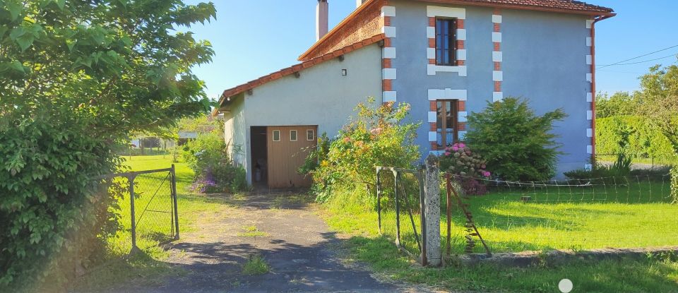 Maison traditionnelle 6 pièces de 142 m² à - (16270)