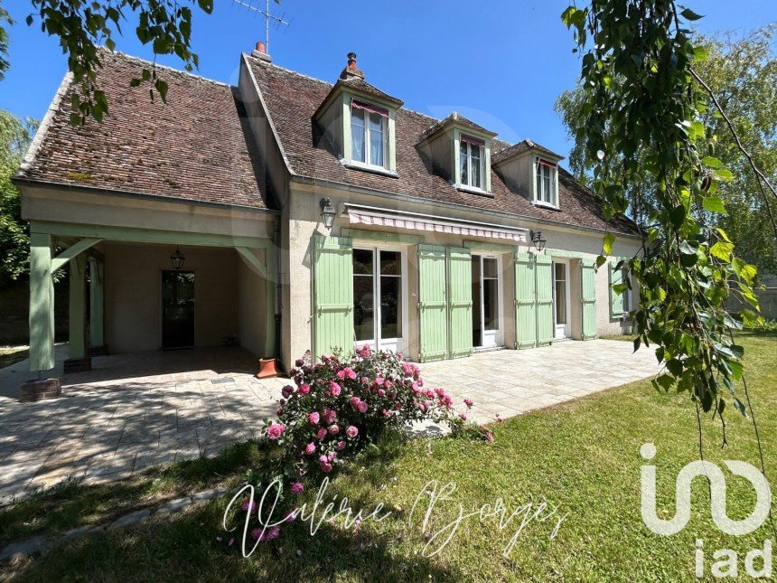 Traditional house 7 rooms of 160 m² in Rozay-en-Brie (77540)