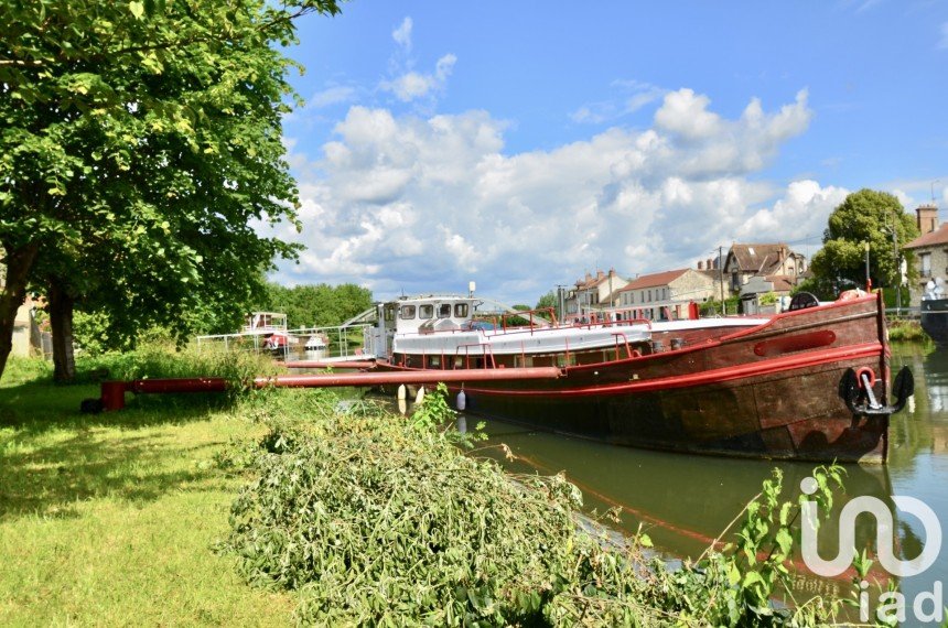 Péniche 3 pièces de 60 m² à Moret Loing et Orvanne (77250)