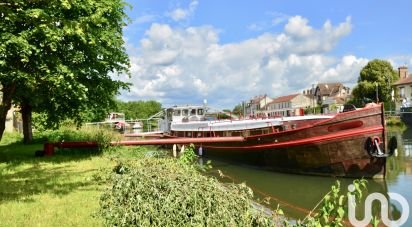 House boat 3 rooms of 60 m² in Moret Loing et Orvanne (77250)