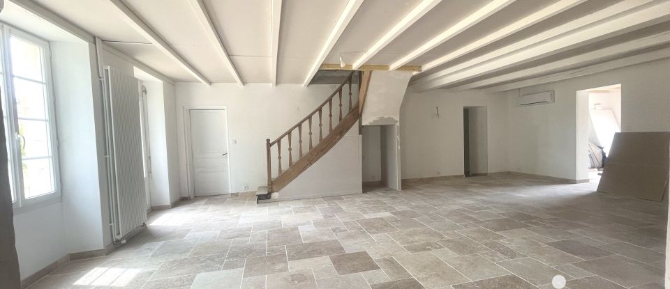 Maison 9 pièces de 253 m² à Tesson (17460)